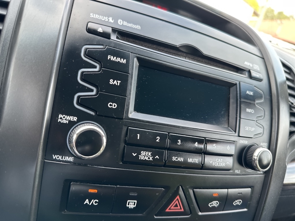 Kia Sorento LX 2WD 2012 Kia Sorento LX 2WD 2012