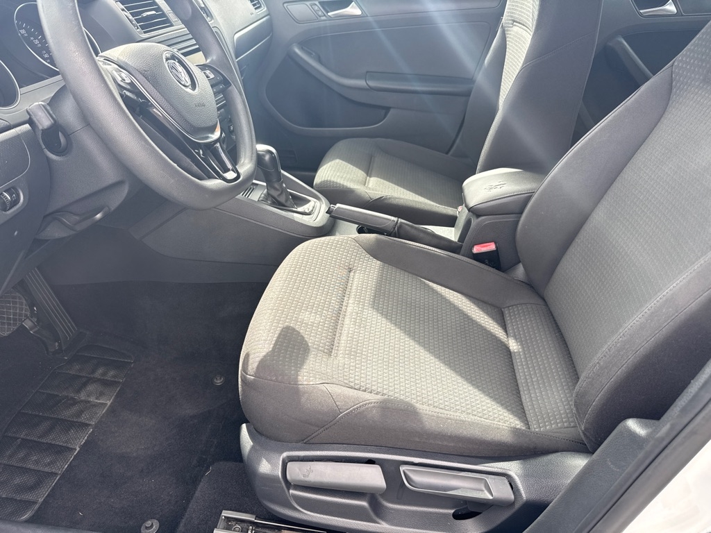 Volkswagen Jetta 1.4T S 6A 2016 Volkswagen Jetta 1.4T S 6A 2016