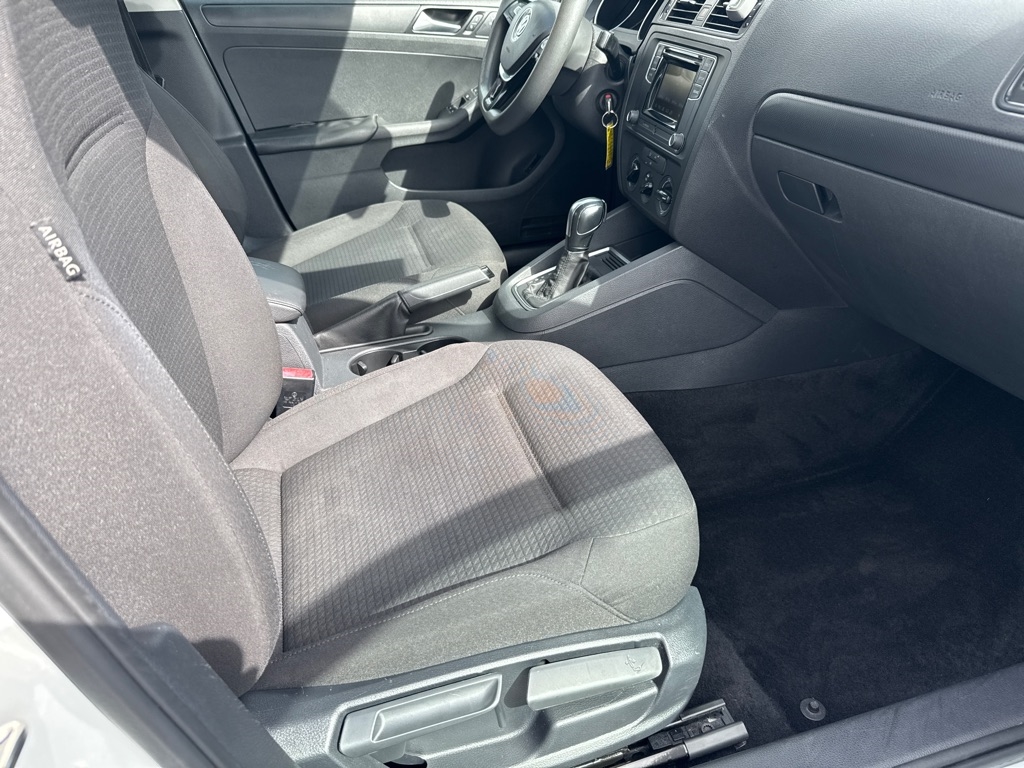 Volkswagen Jetta 1.4T S 6A 2016 Volkswagen Jetta 1.4T S 6A 2016