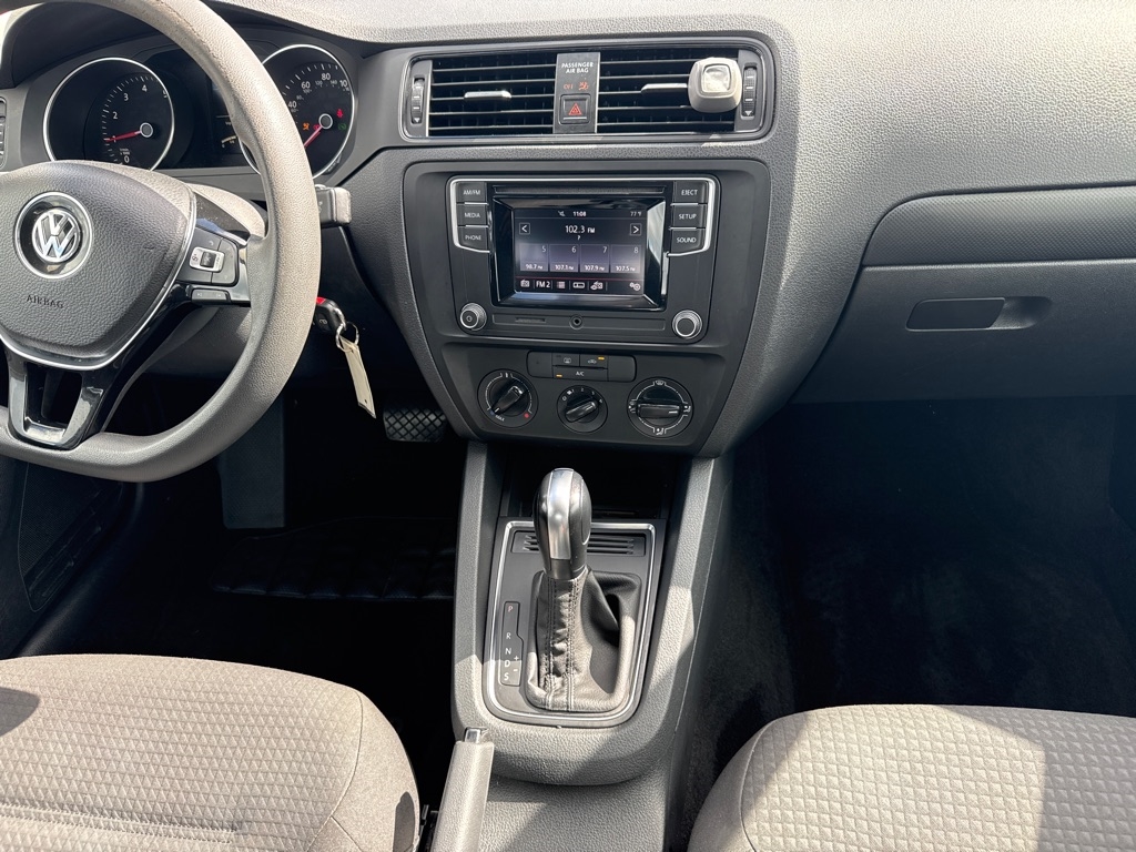 Volkswagen Jetta 1.4T S 6A 2016 Volkswagen Jetta 1.4T S 6A 2016