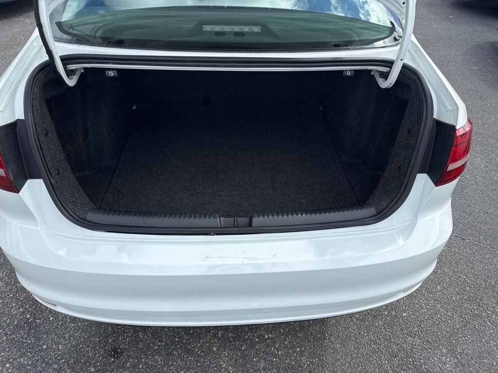 Volkswagen Jetta 1.4T S 6A 2016 Volkswagen Jetta 1.4T S 6A 2016