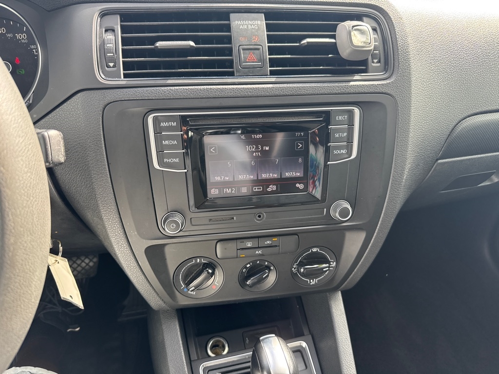 Volkswagen Jetta 1.4T S 6A 2016 Volkswagen Jetta 1.4T S 6A 2016