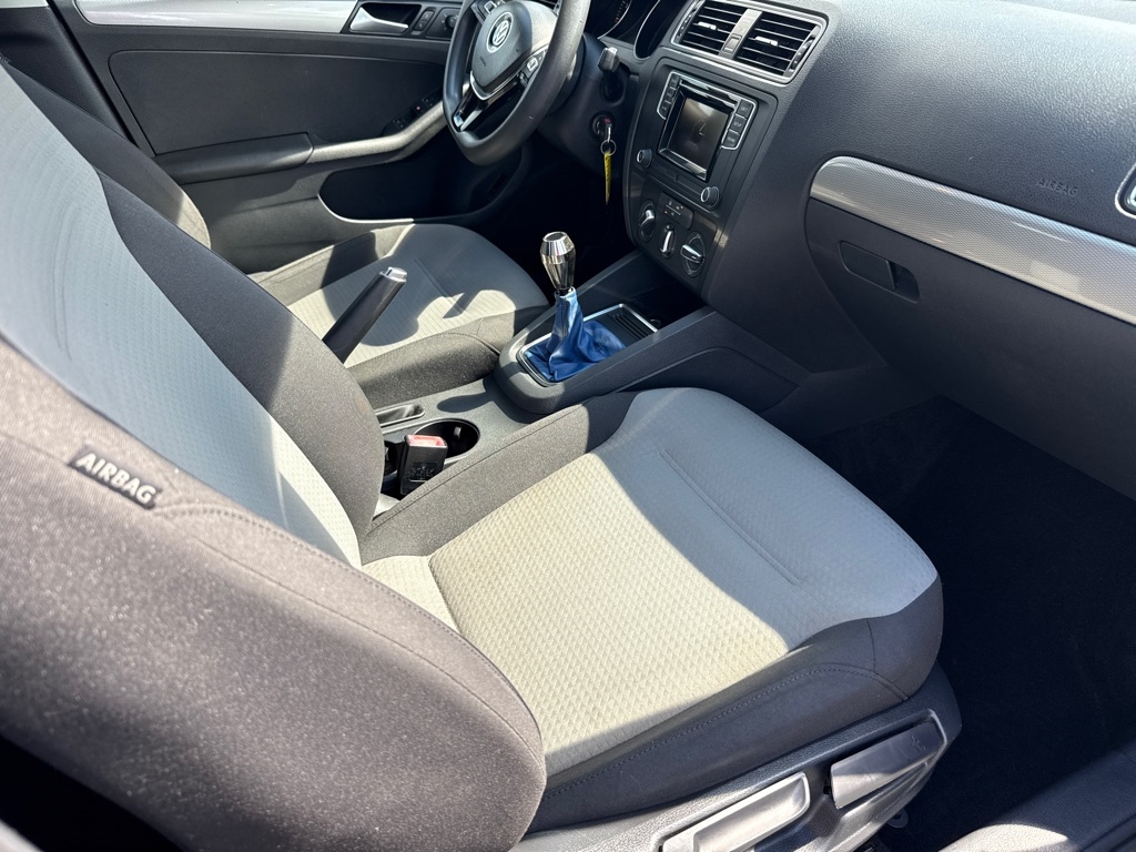 Volkswagen Jetta 1.4T S 6A 2017 Volkswagen Jetta 1.4T S 6A 2017