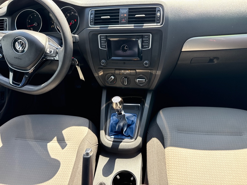 Volkswagen Jetta 1.4T S 6A 2017 Volkswagen Jetta 1.4T S 6A 2017