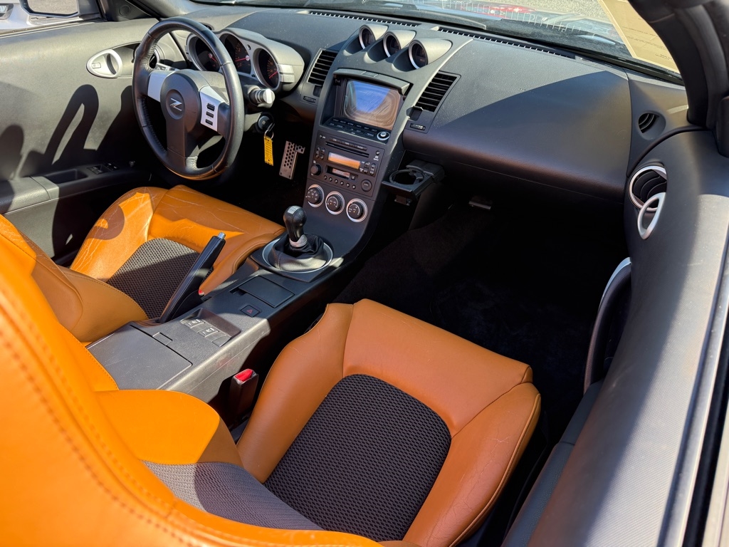 Nissan 350Z Enthusiast Roadster 2004