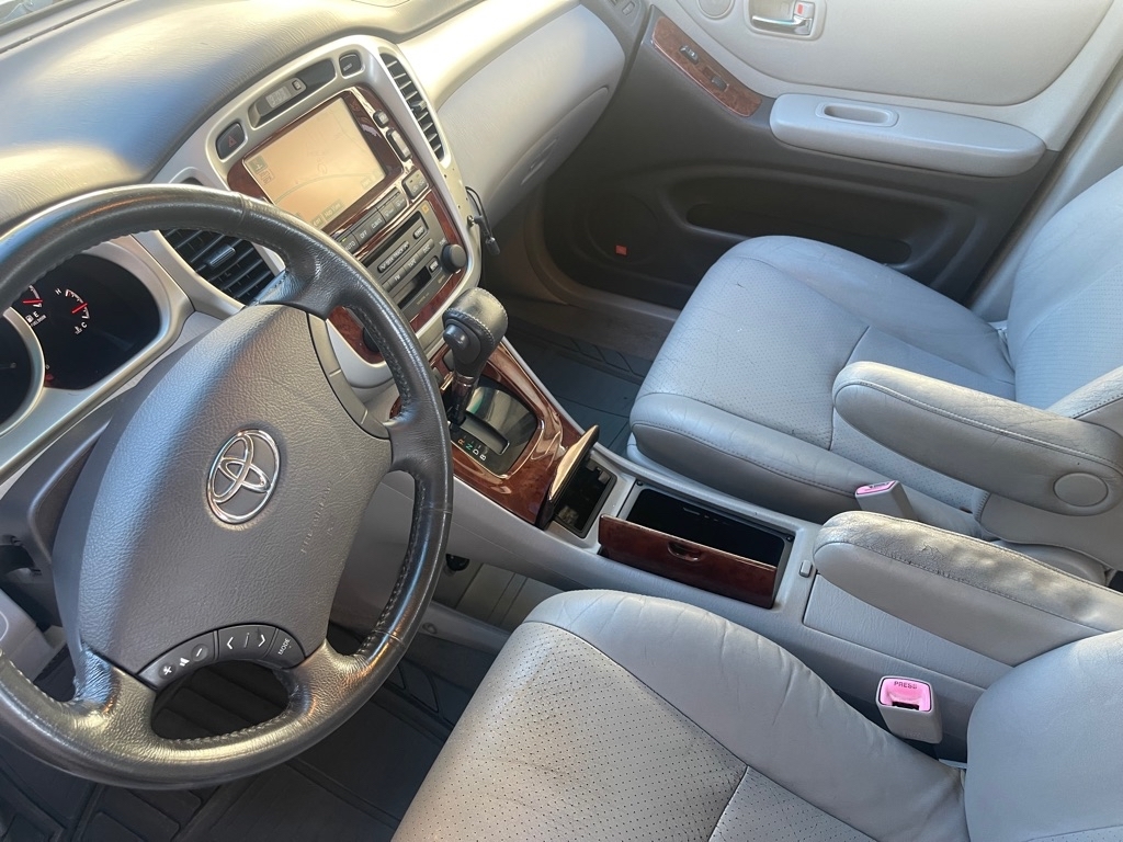 Toyota Highlander Hybrid 2WD 2006 Toyota Highlander Hybrid 2WD 2006