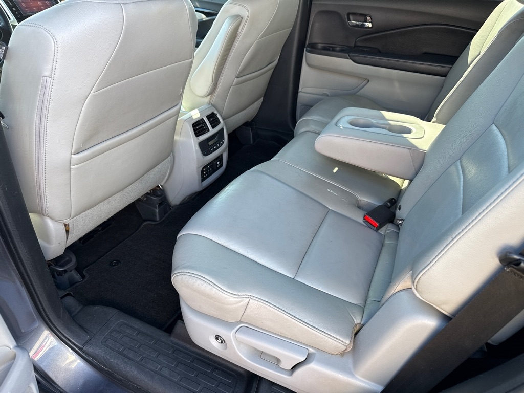 Honda Pilot Touring 2WD 2016