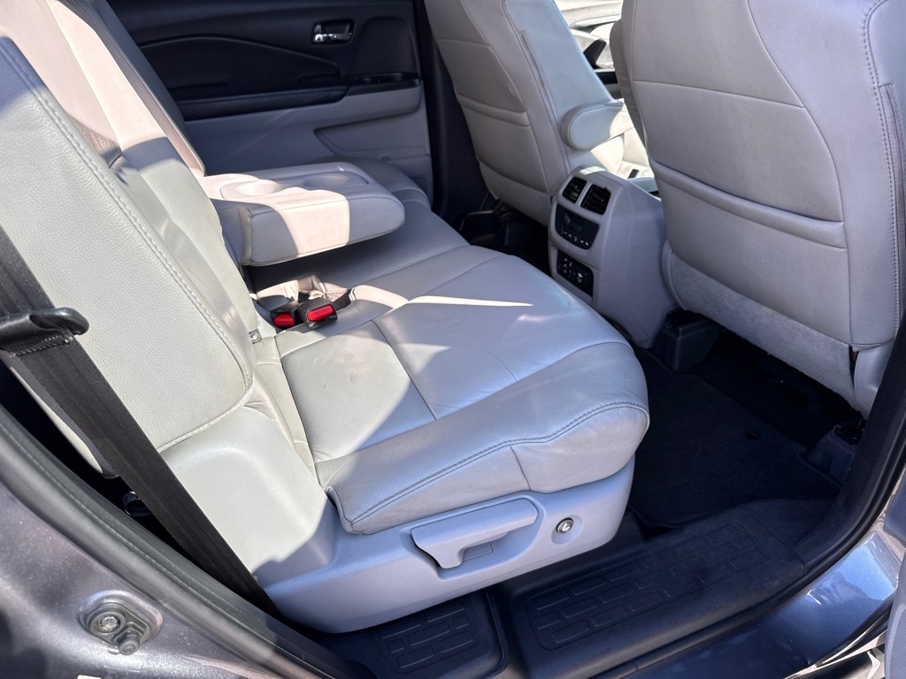 Honda Pilot Touring 2WD 2016