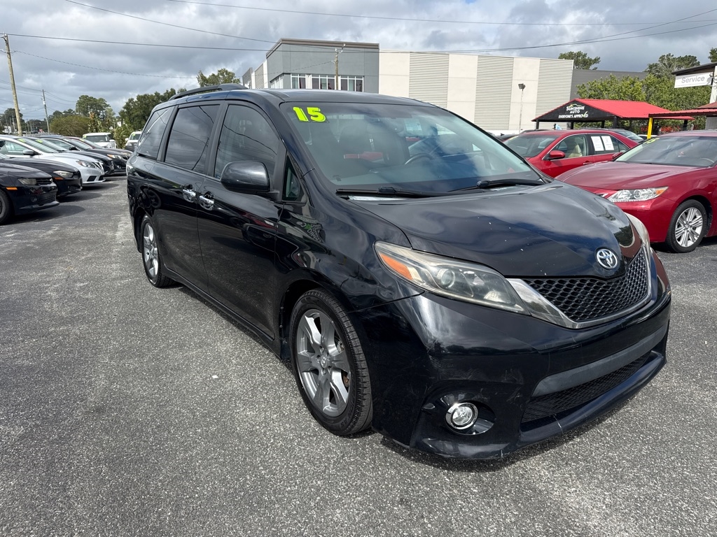 Toyota Sienna SE FWD 8-Passenger V6 2015 Toyota Sienna SE FWD 8-Passenger V6 2015