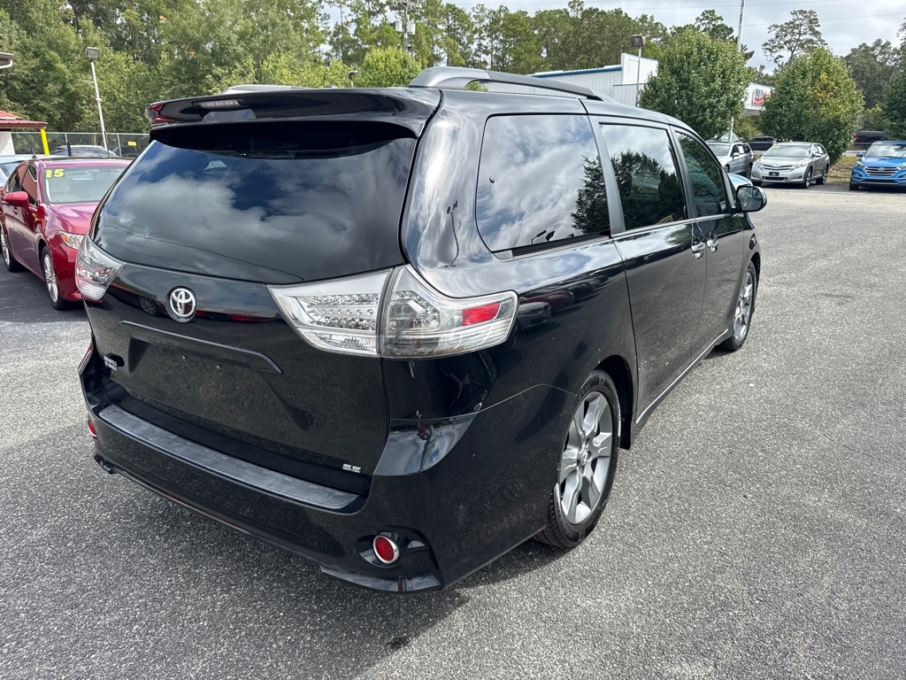 Toyota Sienna SE FWD 8-Passenger V6 2015 Toyota Sienna SE FWD 8-Passenger V6 2015