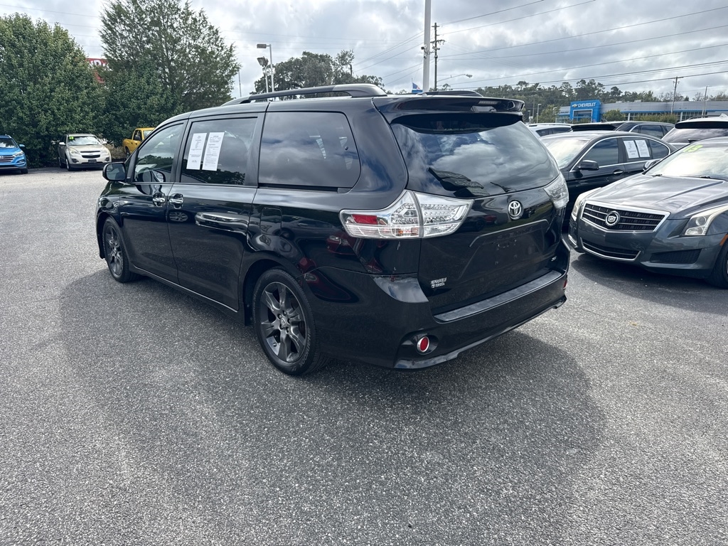 Toyota Sienna SE FWD 8-Passenger V6 2015 Toyota Sienna SE FWD 8-Passenger V6 2015