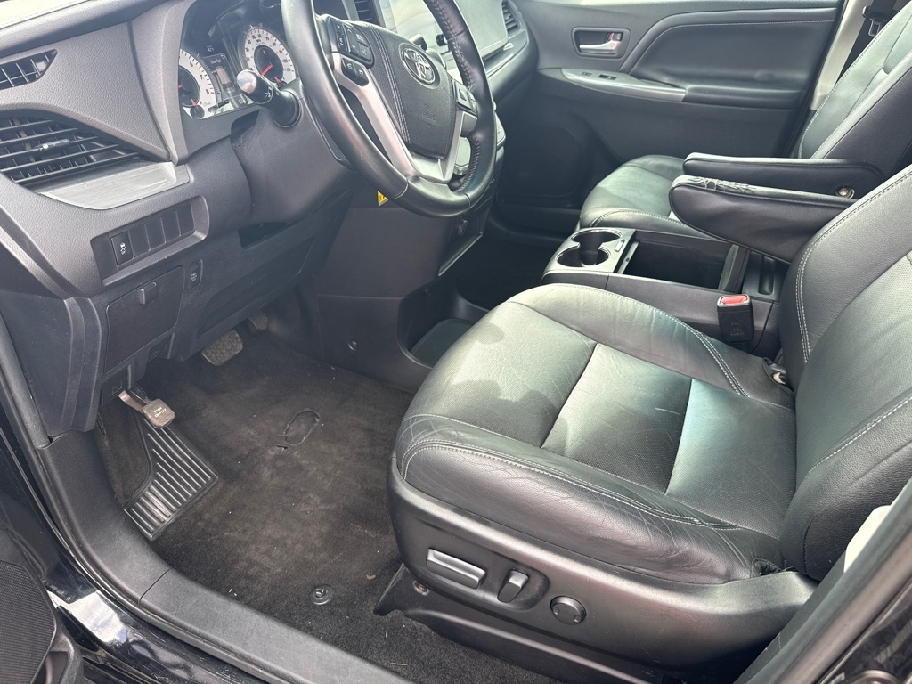 Toyota Sienna SE FWD 8-Passenger V6 2015 Toyota Sienna SE FWD 8-Passenger V6 2015