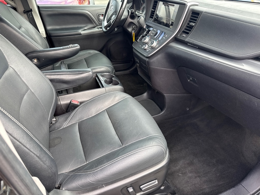 Toyota Sienna SE FWD 8-Passenger V6 2015 Toyota Sienna SE FWD 8-Passenger V6 2015