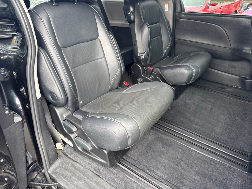 Toyota Sienna SE FWD 8-Passenger V6 2015 Toyota Sienna SE FWD 8-Passenger V6 2015