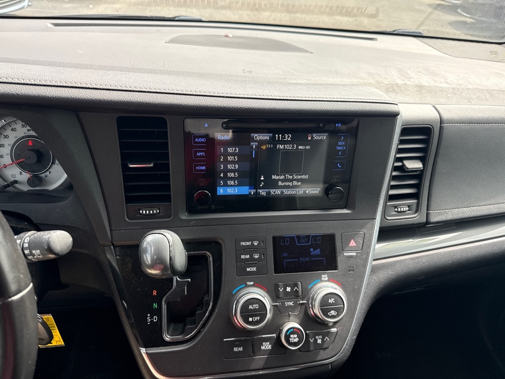 Toyota Sienna SE FWD 8-Passenger V6 2015 Toyota Sienna SE FWD 8-Passenger V6 2015