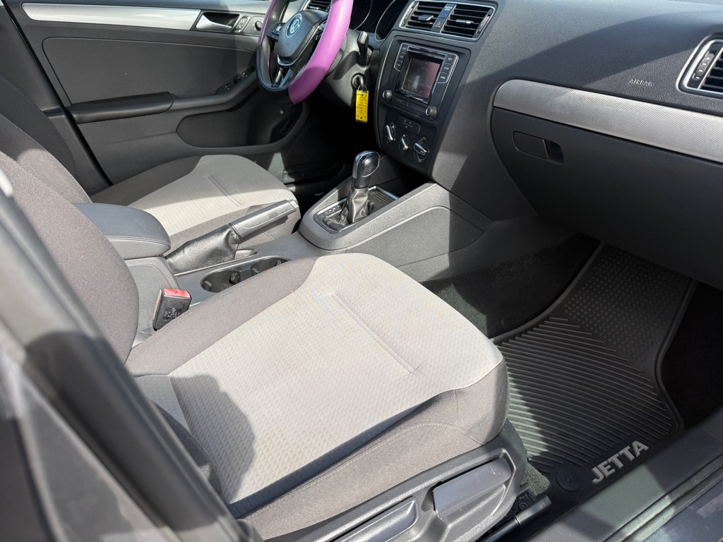 Volkswagen Jetta 1.4T S 6A 2017