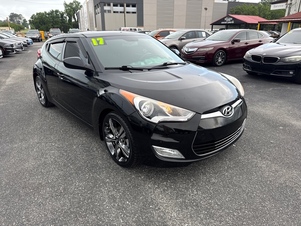 Hyundai Veloster Base 6MT 2017 Hyundai Veloster Base 6MT 2017