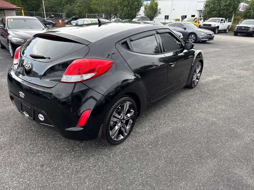 Hyundai Veloster Base 6MT 2017 Hyundai Veloster Base 6MT 2017