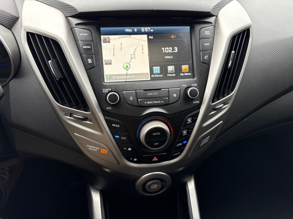 Hyundai Veloster Base 6MT 2017 Hyundai Veloster Base 6MT 2017