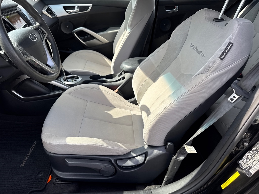 Hyundai Veloster Base 2014 Hyundai Veloster Base 2014