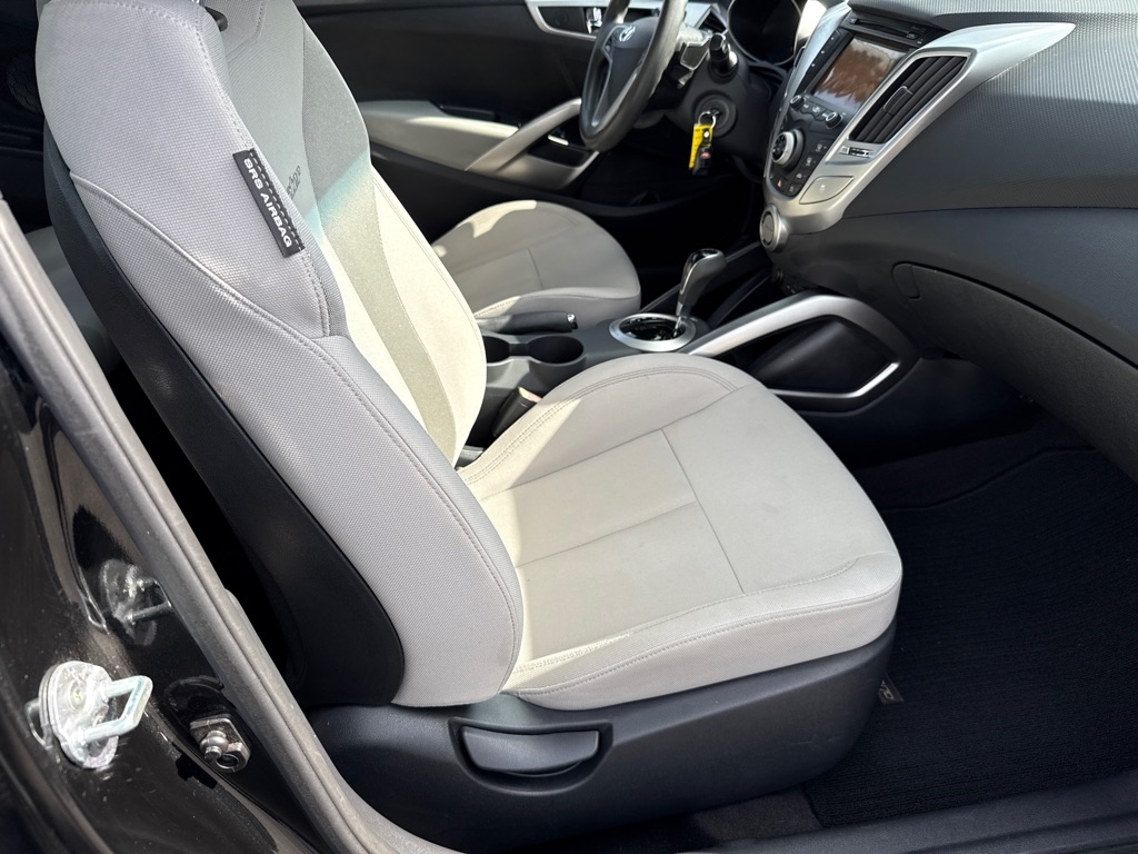 Hyundai Veloster Base 2014 Hyundai Veloster Base 2014