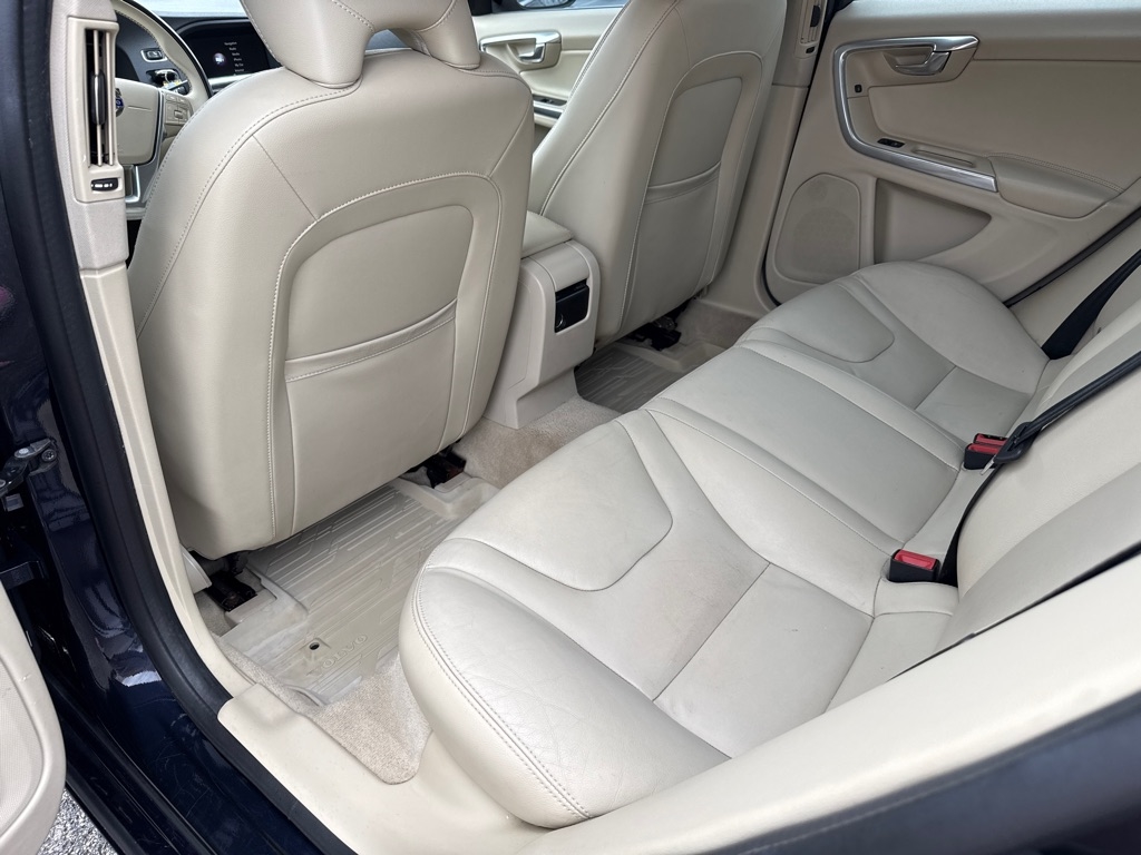 Volvo S60 2.5 Premier 4WD 2016 Volvo S60 2.5 Premier 4WD 2016