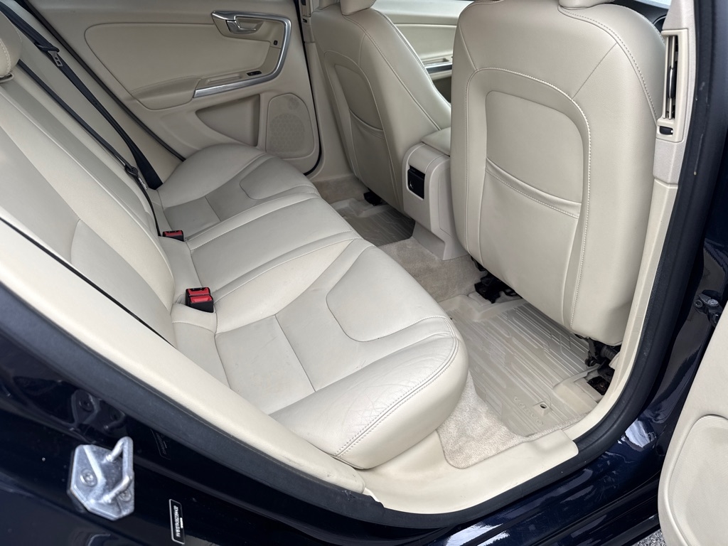 Volvo S60 2.5 Premier 4WD 2016 Volvo S60 2.5 Premier 4WD 2016