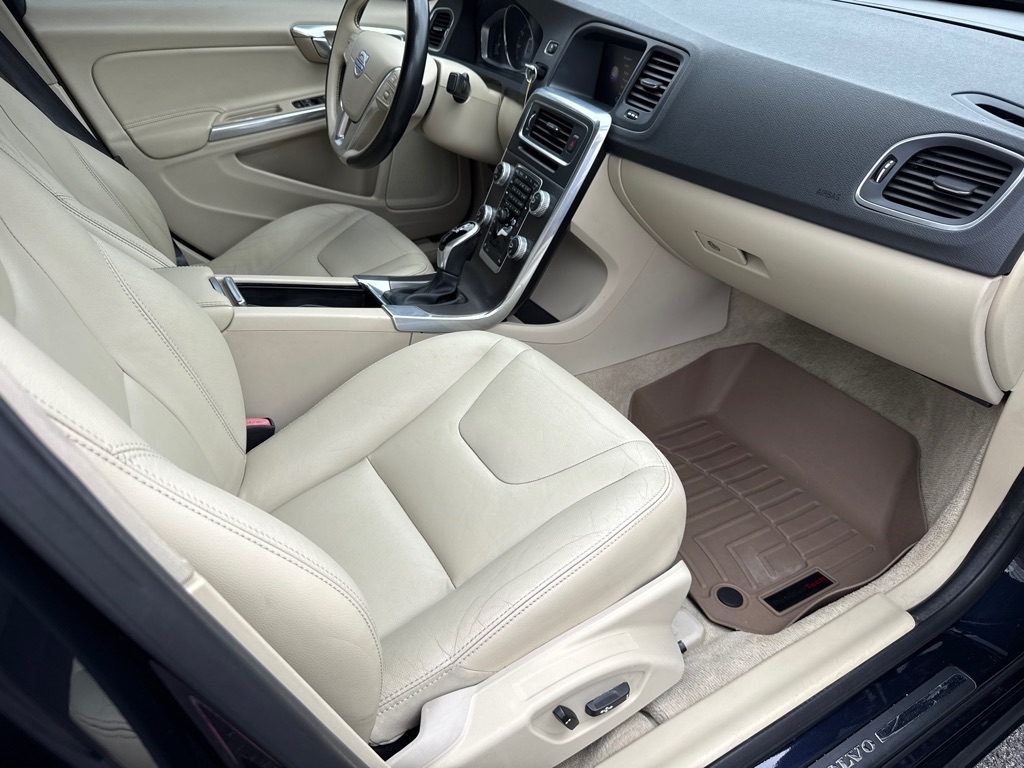 Volvo S60 2.5 Premier 4WD 2016 Volvo S60 2.5 Premier 4WD 2016