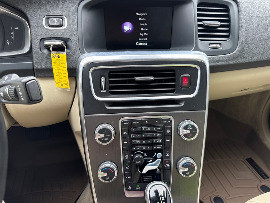 Volvo S60 2.5 Premier 4WD 2016 Volvo S60 2.5 Premier 4WD 2016