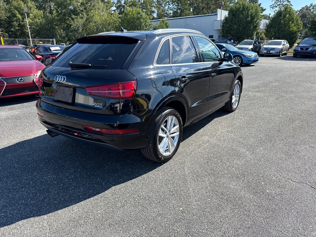 Audi Q3 2.0T quattro Premium Plus 2016 Audi Q3 2.0T quattro Premium Plus 2016