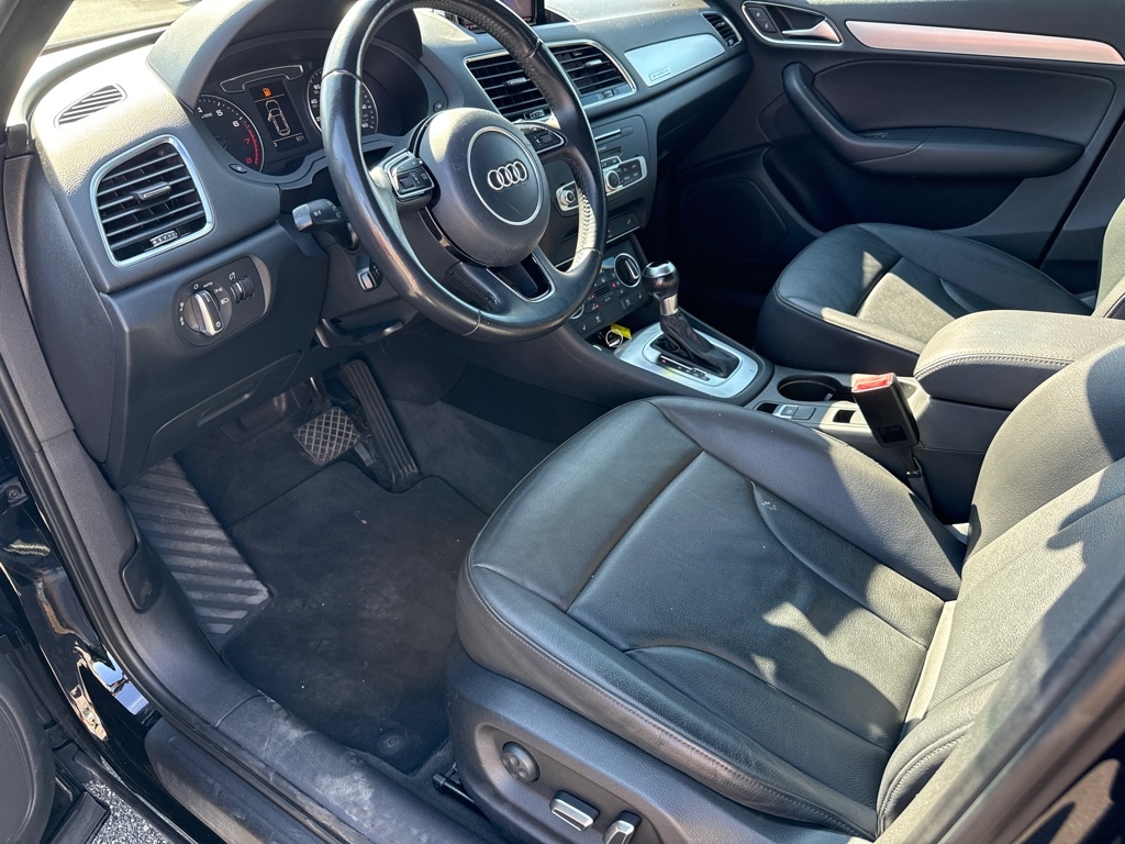 Audi Q3 2.0T quattro Premium Plus 2016 Audi Q3 2.0T quattro Premium Plus 2016