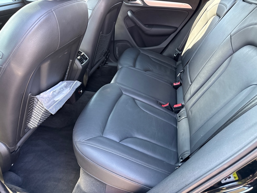 Audi Q3 2.0T quattro Premium Plus 2016 Audi Q3 2.0T quattro Premium Plus 2016