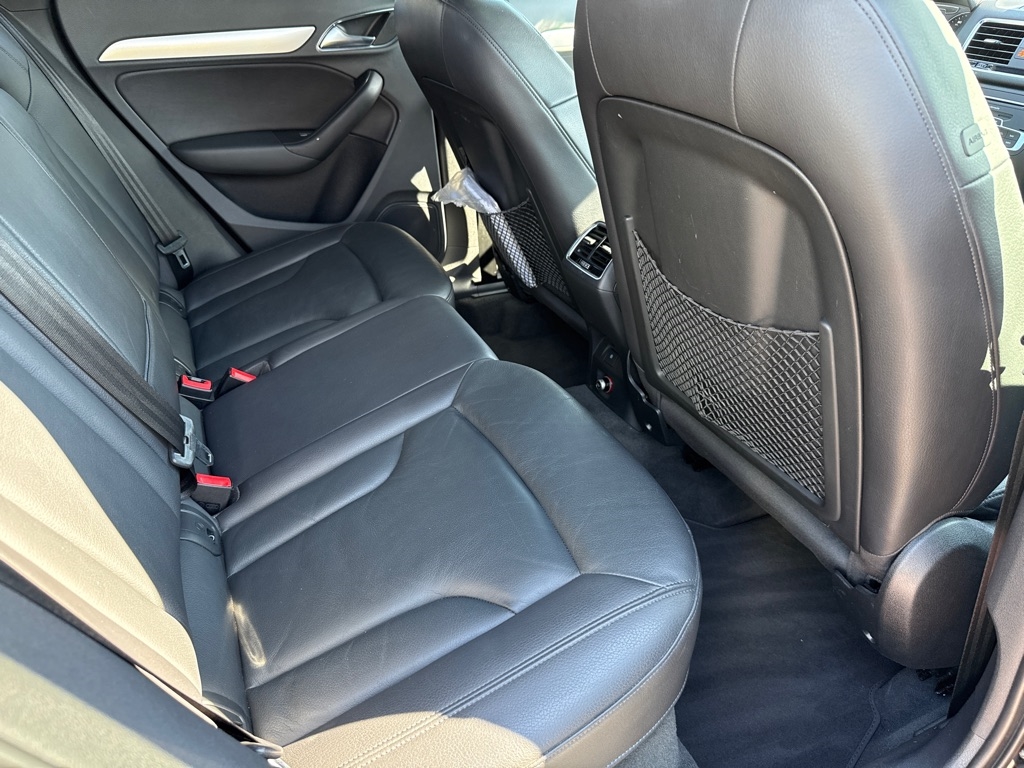 Audi Q3 2.0T quattro Premium Plus 2016 Audi Q3 2.0T quattro Premium Plus 2016