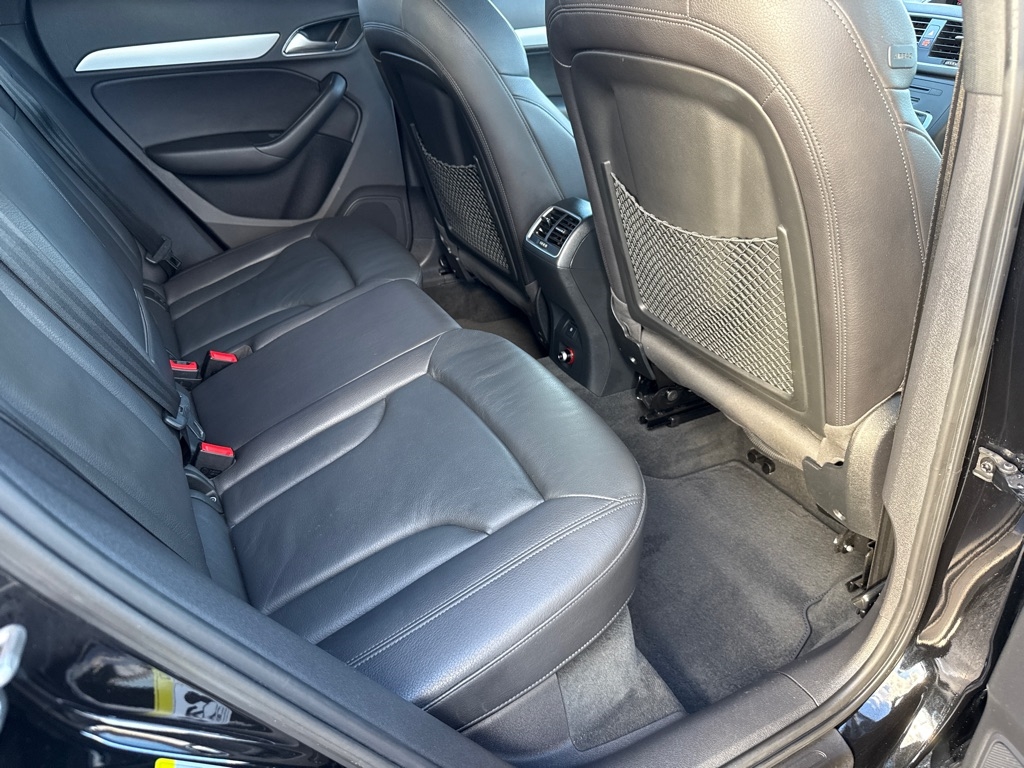 Audi Q3 2.0T quattro Premium Plus 2015 Audi Q3 2.0T quattro Premium Plus 2015