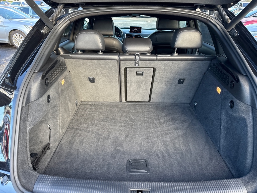 Audi Q3 2.0T quattro Premium Plus 2015 Audi Q3 2.0T quattro Premium Plus 2015