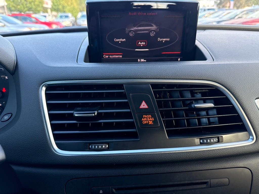 Audi Q3 2.0T quattro Premium Plus 2015 Audi Q3 2.0T quattro Premium Plus 2015