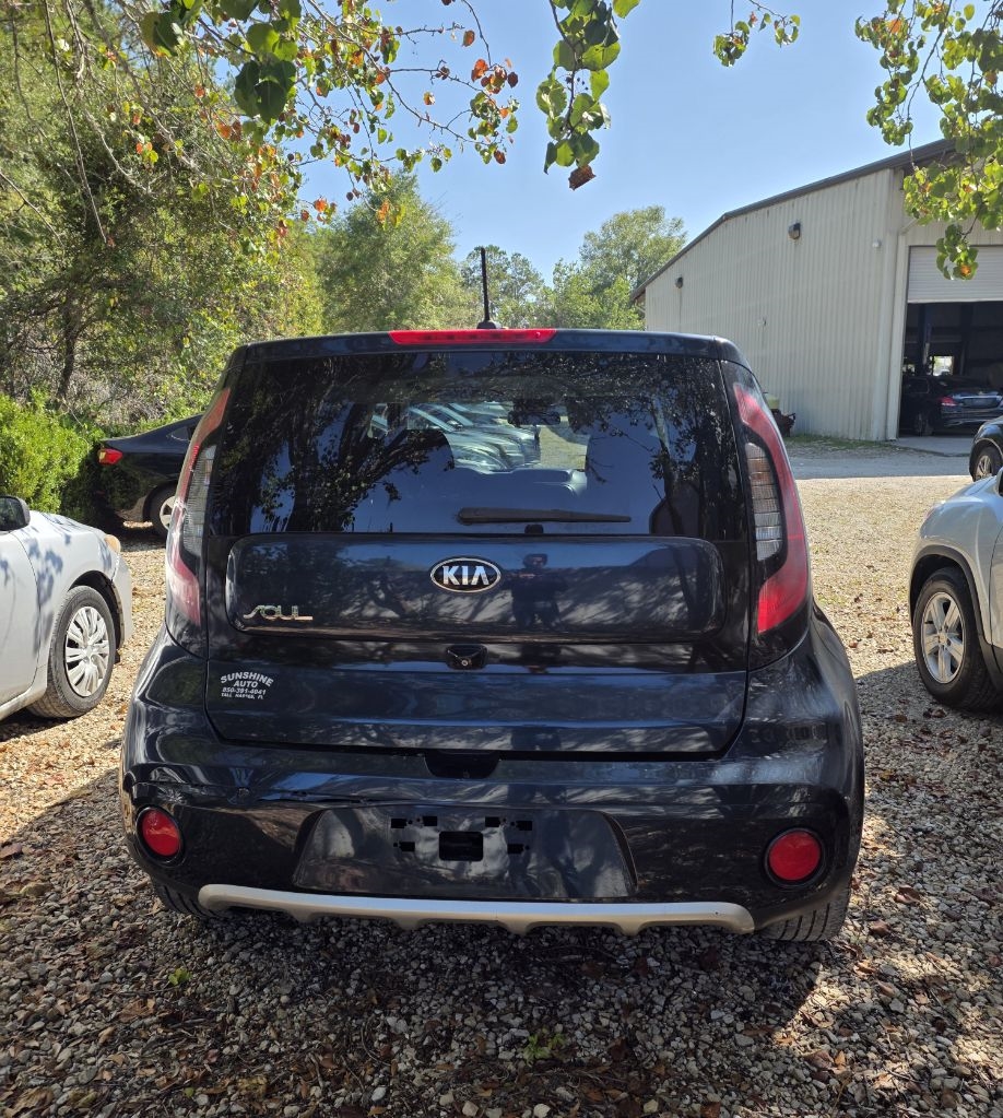 Kia Soul + 2017 Kia Soul + 2017