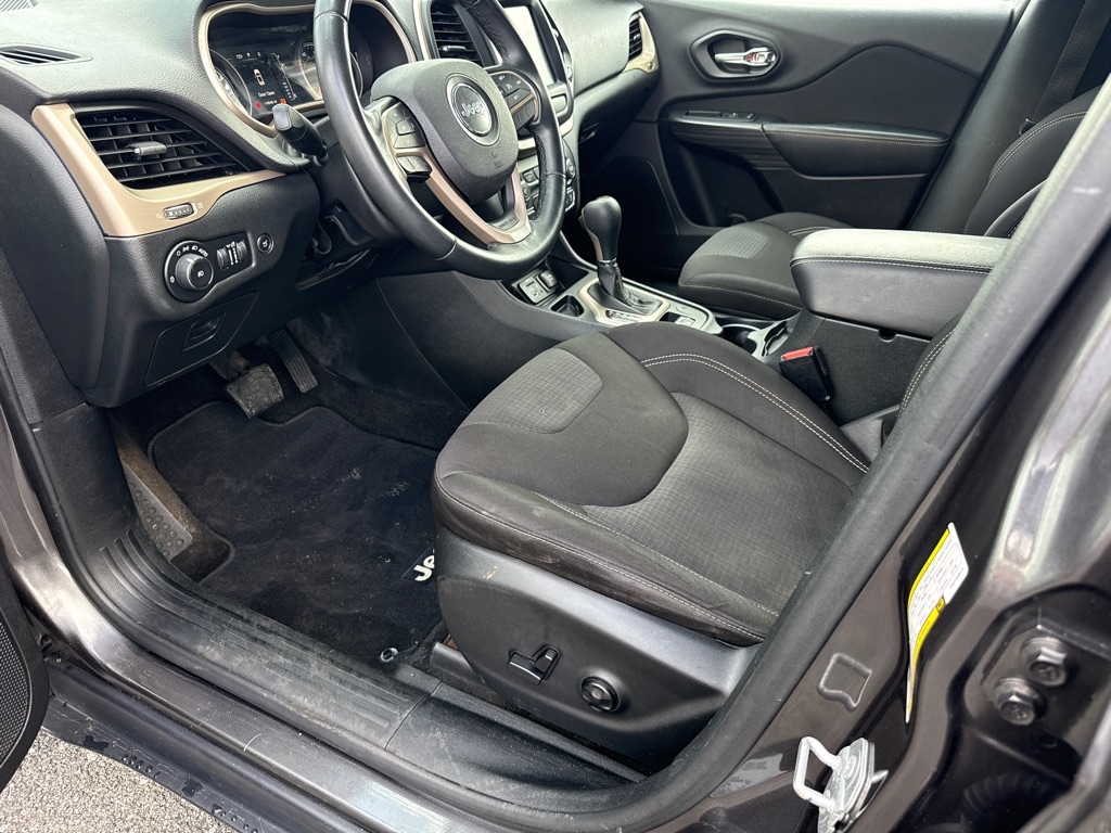 Jeep Cherokee Latitude FWD 2015