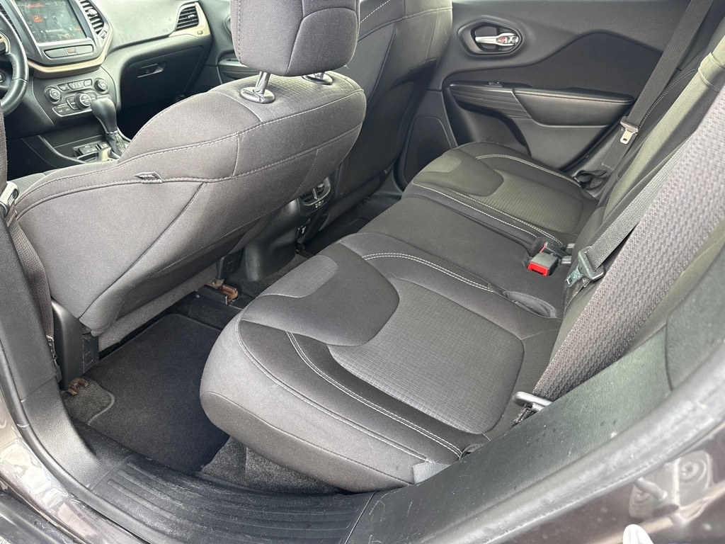 Jeep Cherokee Latitude FWD 2015