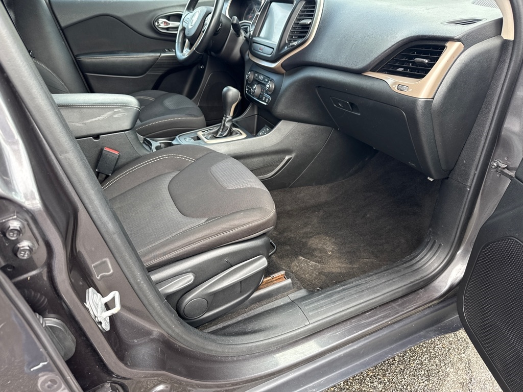 Jeep Cherokee Latitude FWD 2015