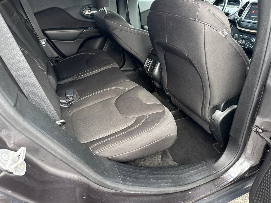 Jeep Cherokee Latitude FWD 2015