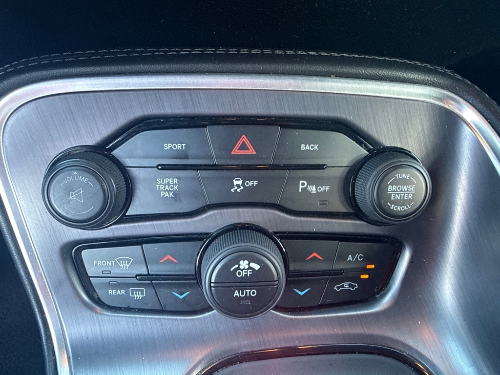 Dodge Challenger SXT 2015