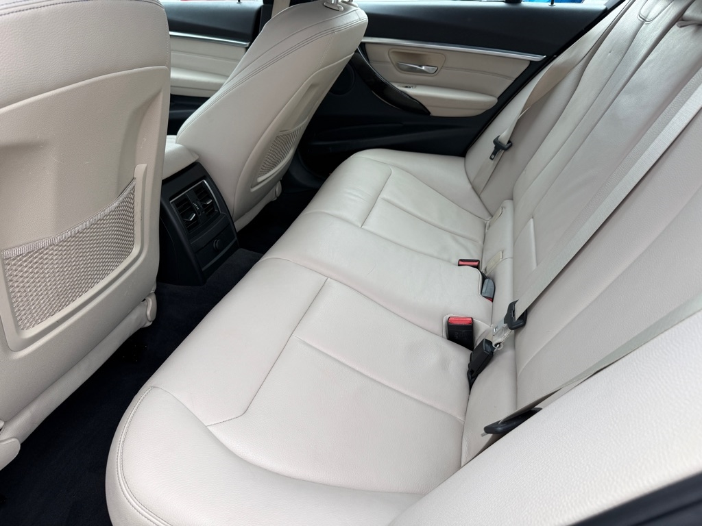 BMW 3-Series 330i SULEV Sedan 2017