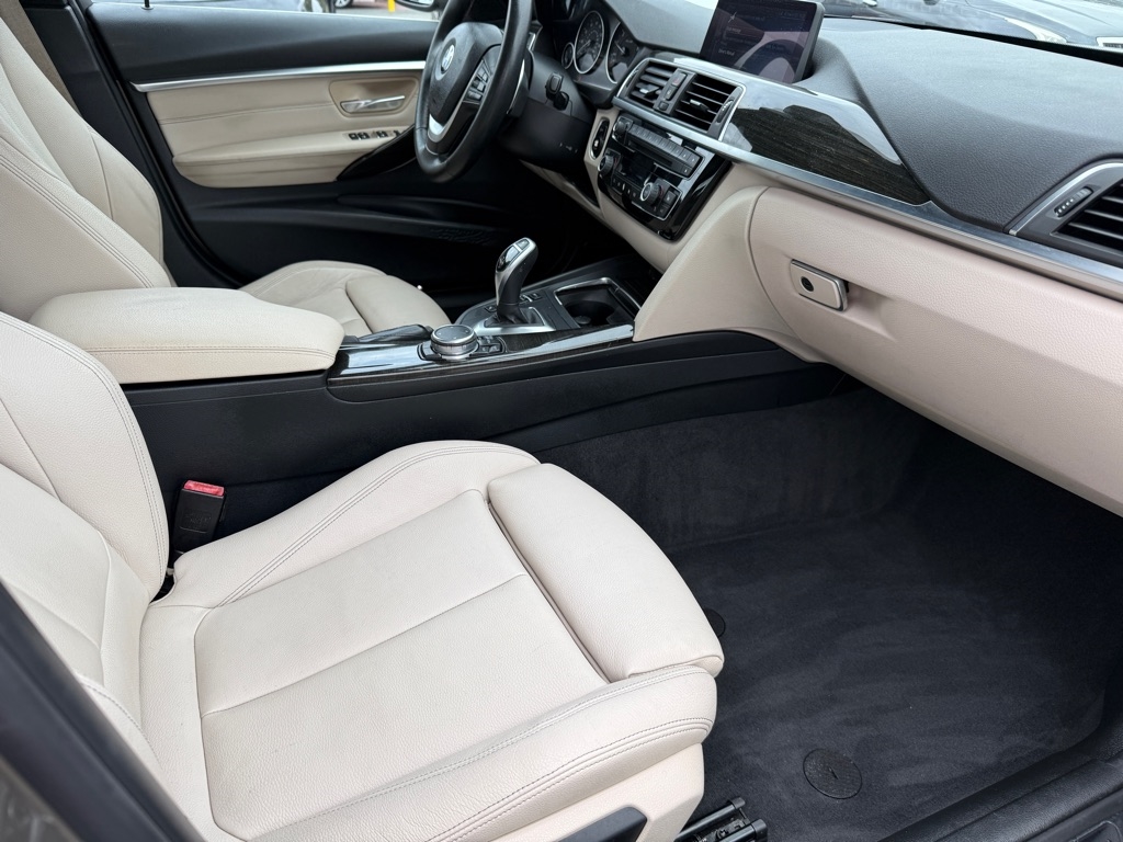 BMW 3-Series 330i SULEV Sedan 2017