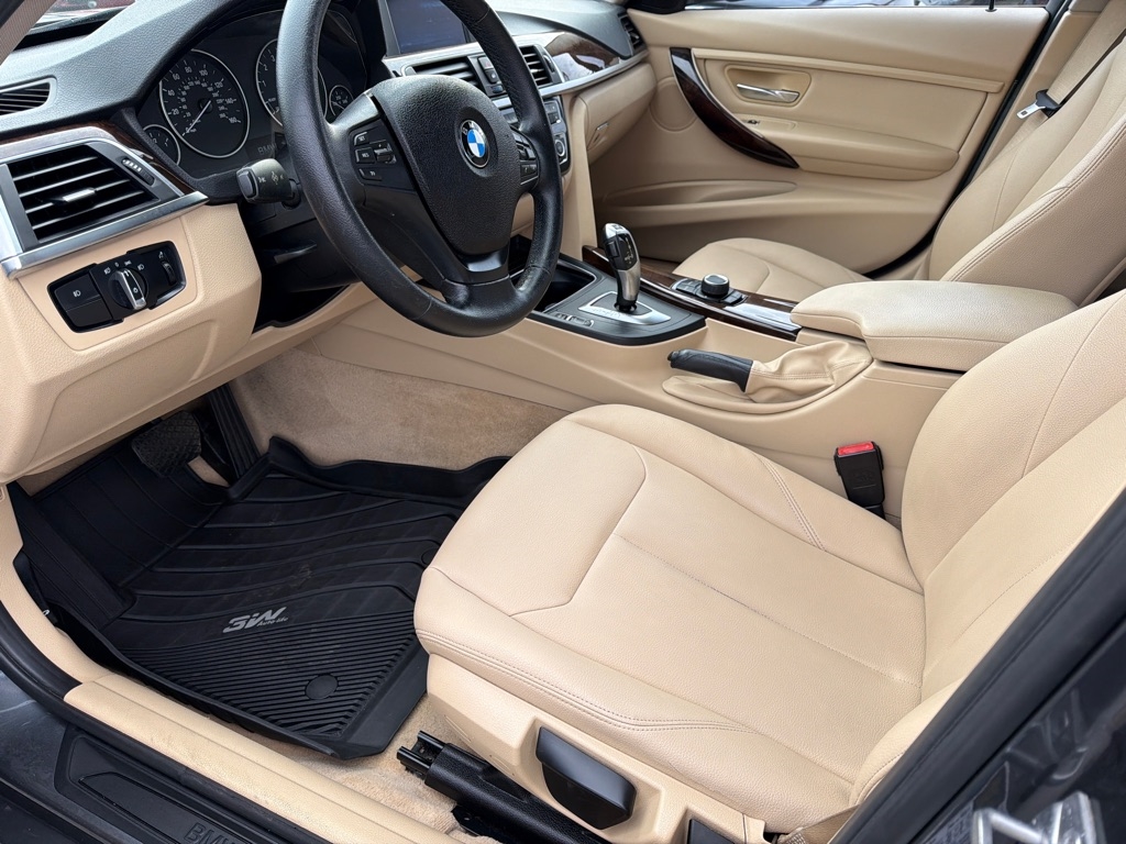 BMW 3-Series 320i Sedan 2016