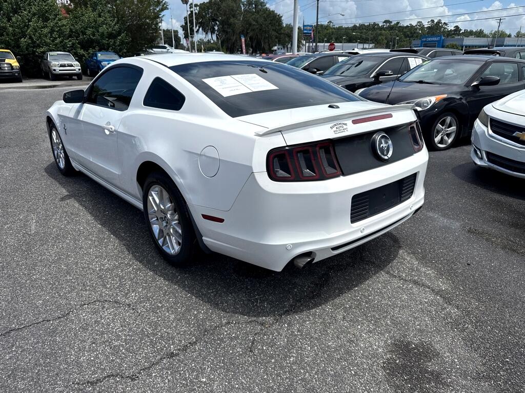 Ford Mustang V6 Coupe 2013