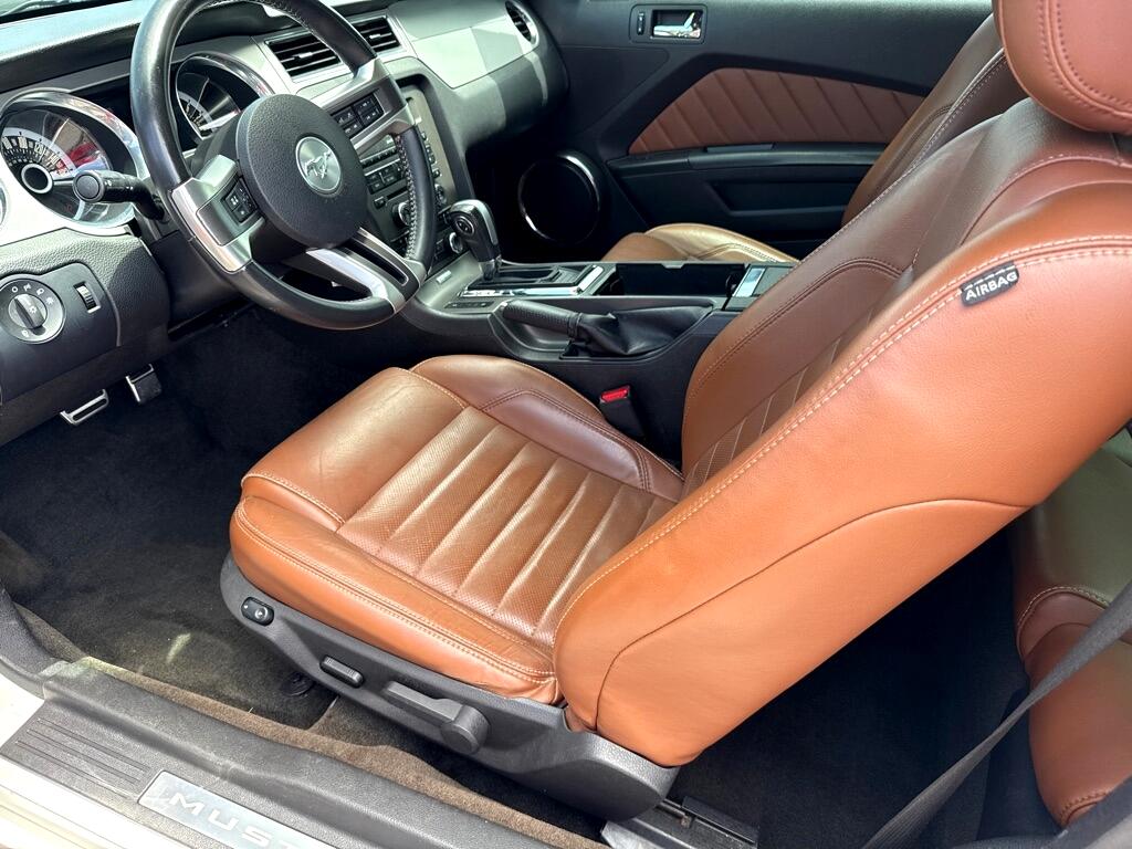 Ford Mustang V6 Coupe 2013