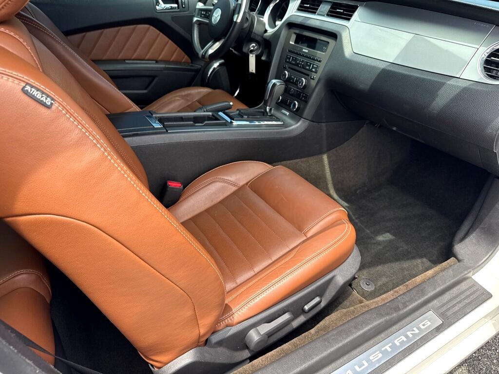 Ford Mustang V6 Coupe 2013