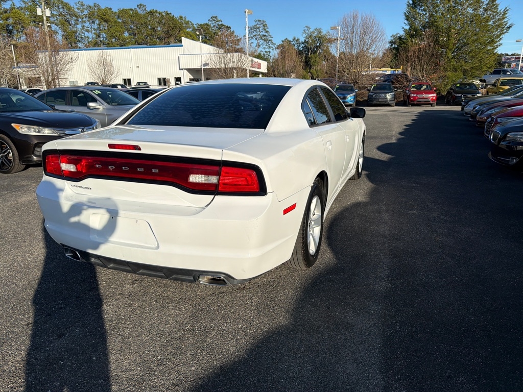 Dodge Charger SE 2011