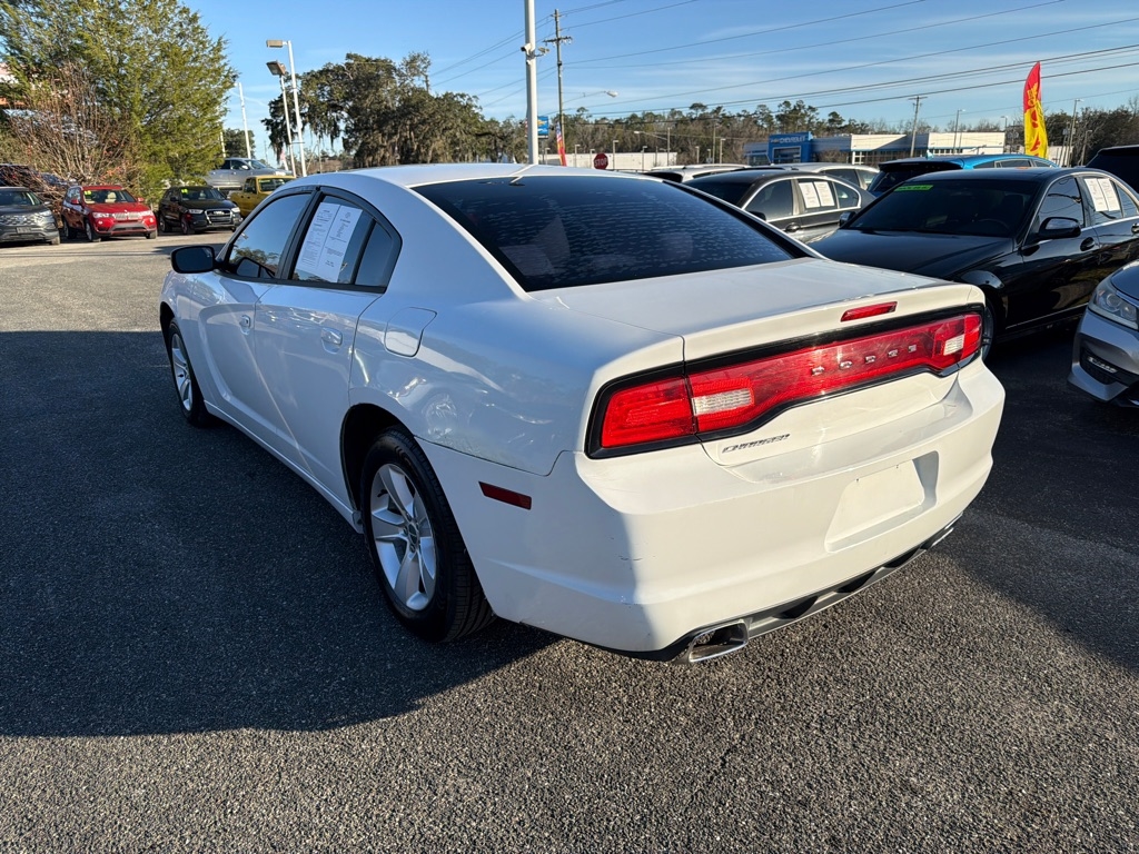 Dodge Charger SE 2011
